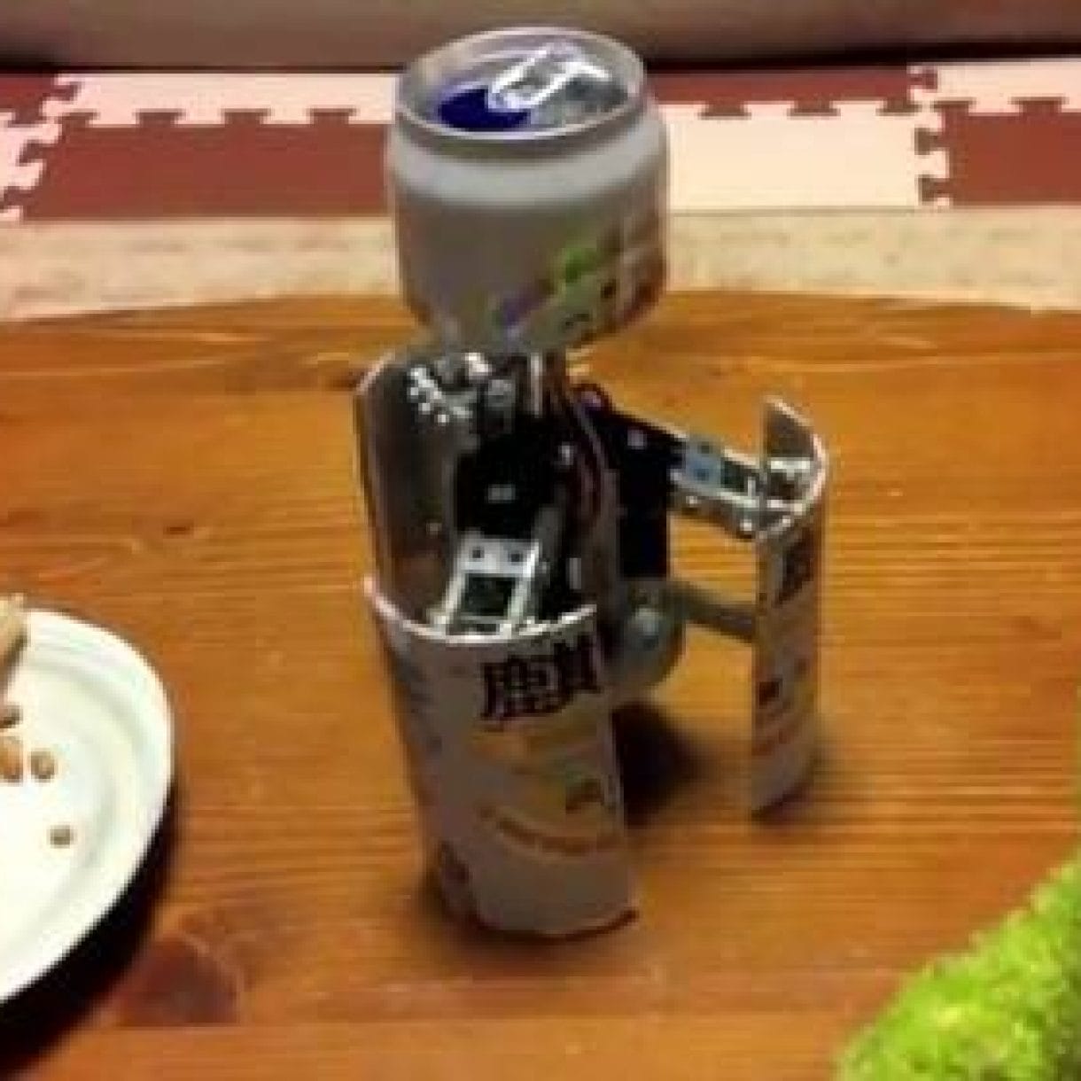 Robot Lata De Cerveza Transformes