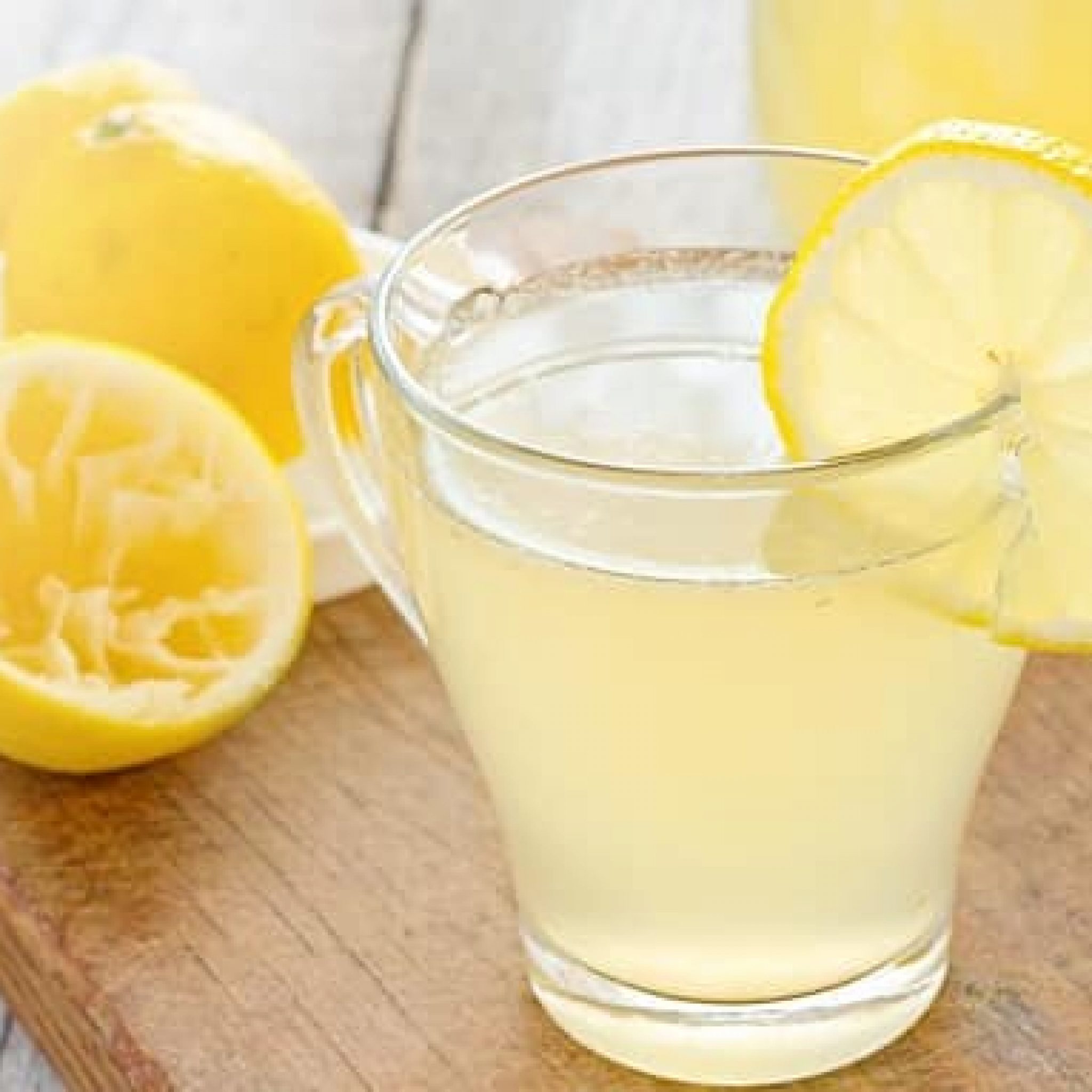 Los Beneficios Del Agua Y El Limón
