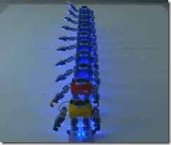 RoboBuilder: 10 robots bailando de forma sincronizada
